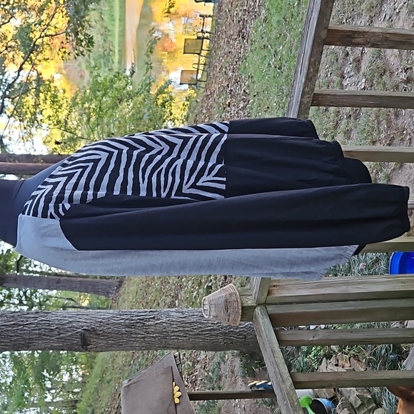 Absolutely Famous Grey & Black Zebra Print Blouse - Picture 5 of 8